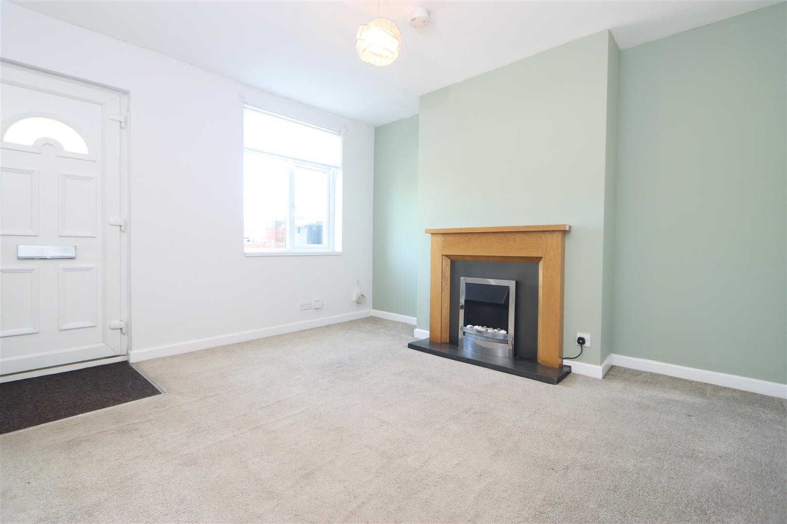 2 bed property in Stourbridge Road, Stourbridge